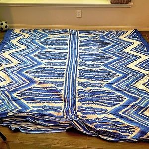 Duvet cover, King, reversible, 1 sham, and pillow, beautiful blue and white
